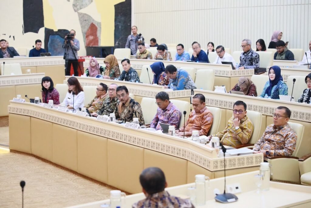 ATR/BPN Klaim 78 Persen Layanan Prioritas Tercapai, Sekjen Ungkap Jutaan Sertipikat hingga HT Elektronik 2 117209 1024x683 1