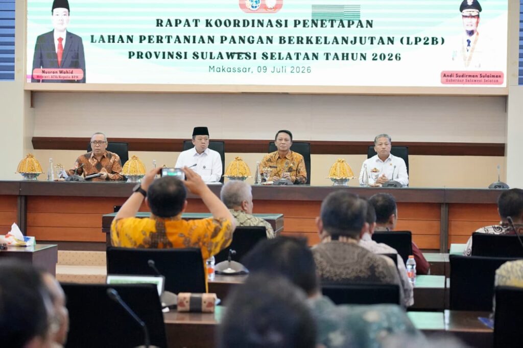 Menteri ATR/BPN Minta Kepala Daerah Lindungi Lahan Pertanian, Sulsel Lampaui Target LP2B 2 134731 1024x683 1