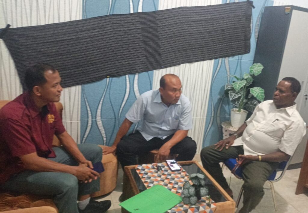 Tokoh Moi Titip Pesan ke Polda Papua Barat Daya: Selamatkan Generasi Muda dari Miras dan Narkoba 2 158781 1024x710 1
