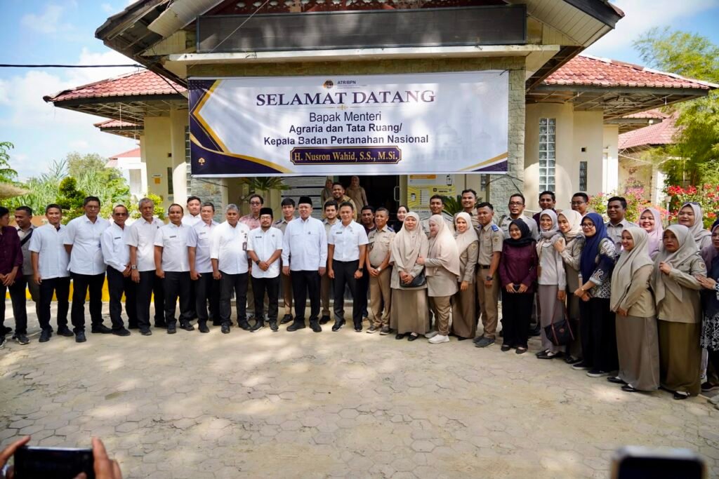 Menteri Nusron Pastikan Layanan Pertanahan Aceh Tamiang Pulih Pascabencana, Dorong Digitalisasi Arsip 6 168989 1024x683 1