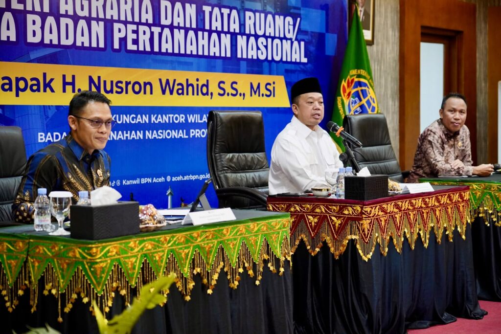 Menteri ATR/BPN Tekankan Transformasi Layanan Pertanahan Berorientasi pada Kepuasan Masyarakat 7 174420 1024x683 1
