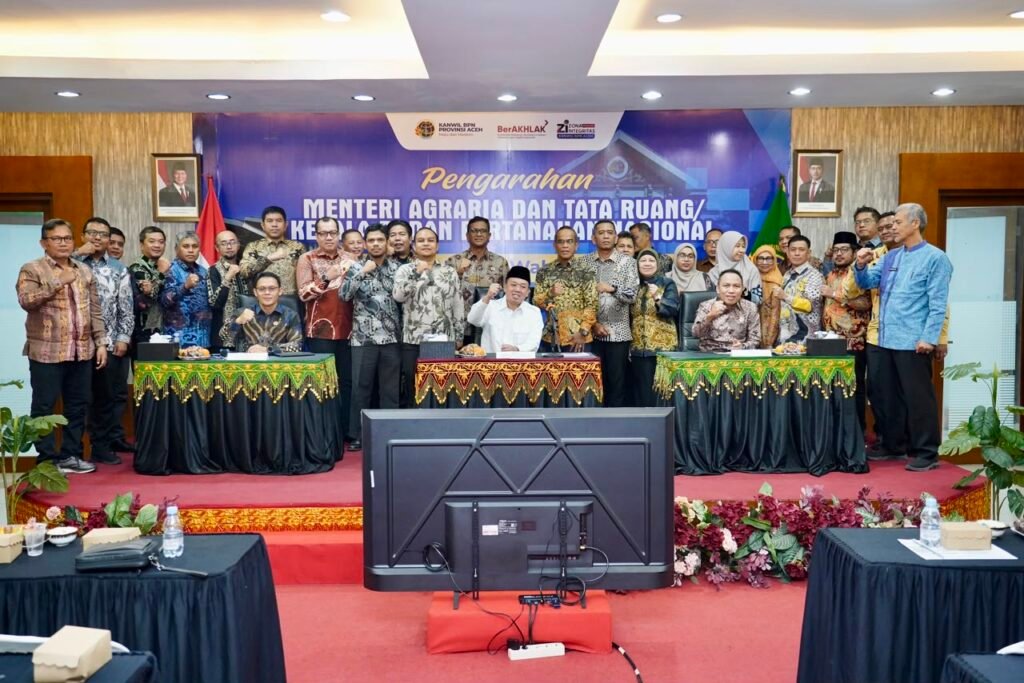 Menteri ATR/BPN Tekankan Transformasi Layanan Pertanahan Berorientasi pada Kepuasan Masyarakat 6 174423 1024x683 1