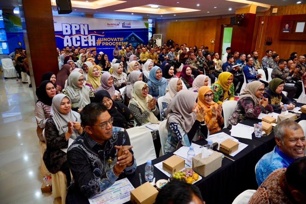 Menteri ATR/BPN Tekankan Transformasi Layanan Pertanahan Berorientasi pada Kepuasan Masyarakat 9 174429 1024x683 1
