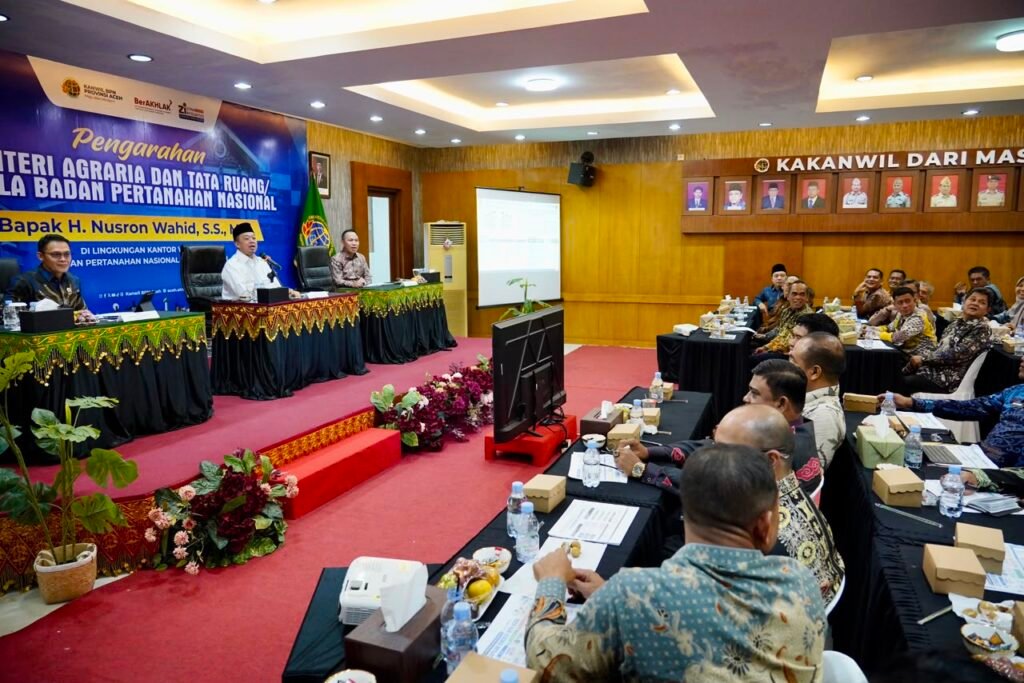 Menteri ATR/BPN Tekankan Transformasi Layanan Pertanahan Berorientasi pada Kepuasan Masyarakat 5 174432 1024x683 1