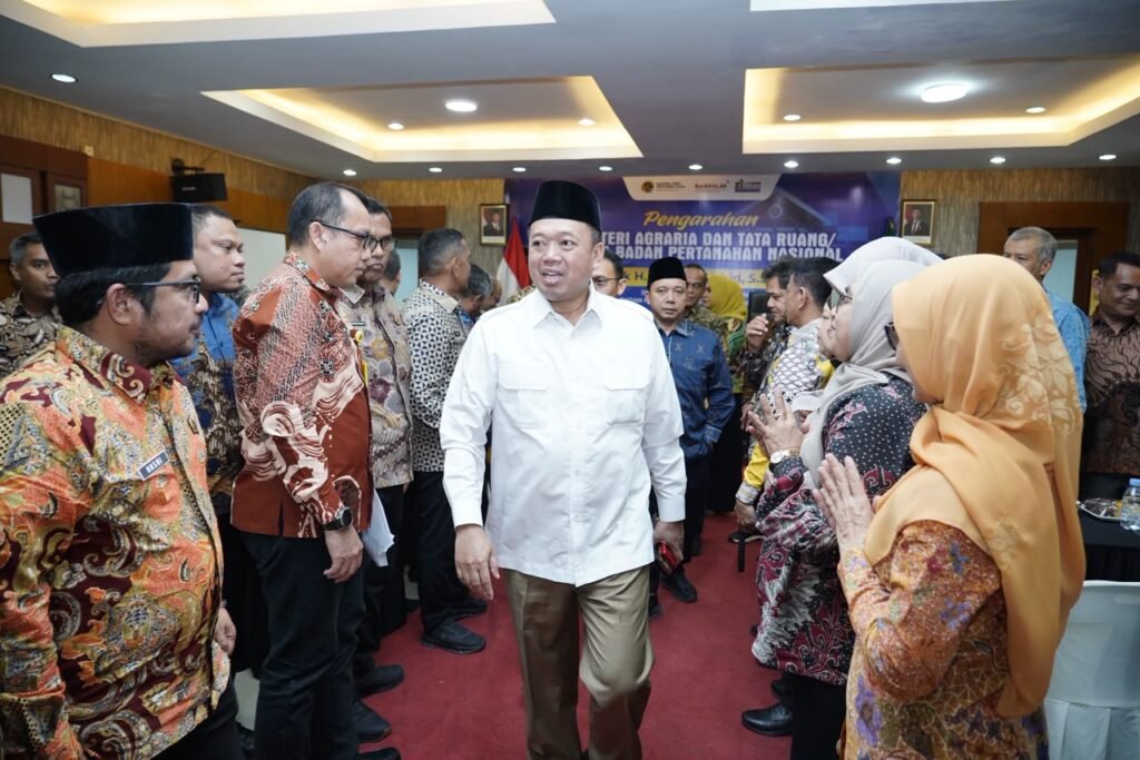 Menteri ATR/BPN Tekankan Transformasi Layanan Pertanahan Berorientasi pada Kepuasan Masyarakat 8 174435 1024x683 1