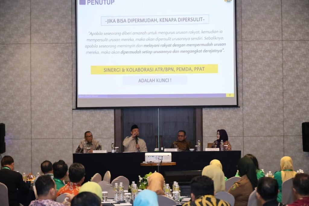 Menteri Nusron Dorong Sinergi IPPAT dan Pemda Percepat Layanan Pertanahan 8 177840 1024x682 1