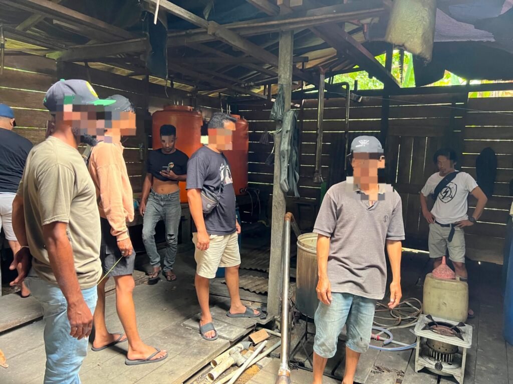 166 Liter Cap Tikus Siap Edar Disita, Satu Pria Diamankan 2 178720 1024x768 1