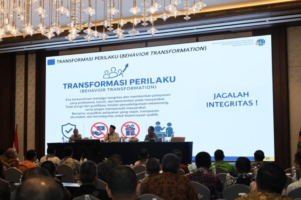 Menteri Nusron Minta Pegawai ATR/BPN Utamakan Pelayanan Masyarakat 1 179306 1024x682 1
