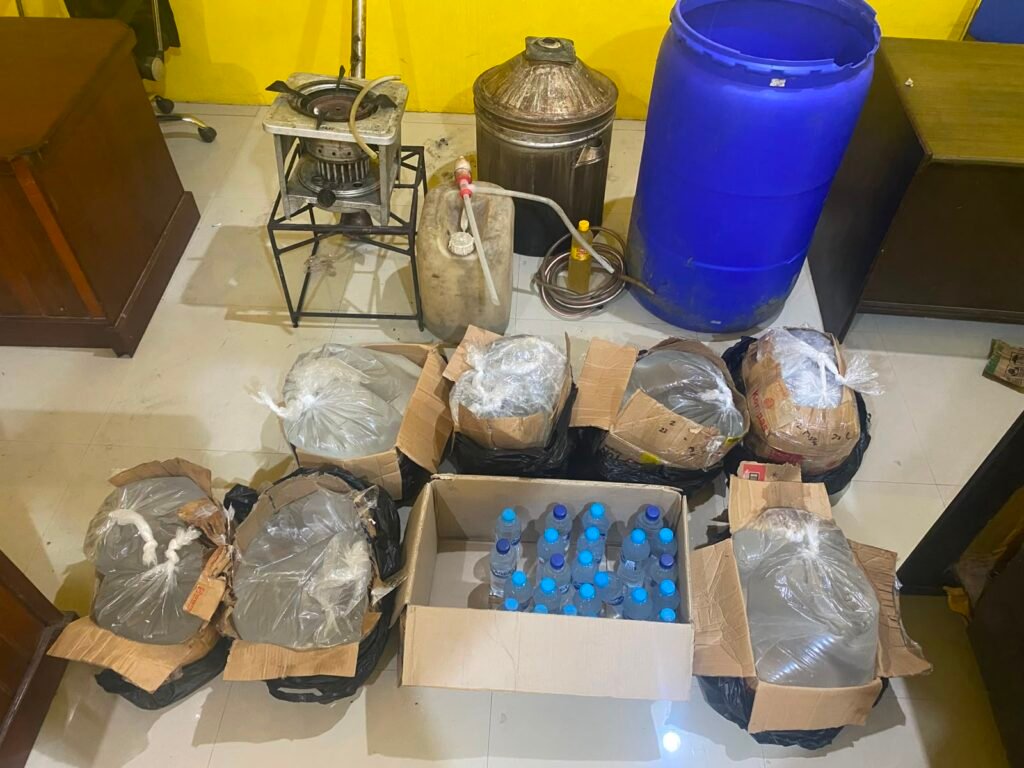166 Liter Cap Tikus Siap Edar Disita, Satu Pria Diamankan 3 180359 1024x768 1