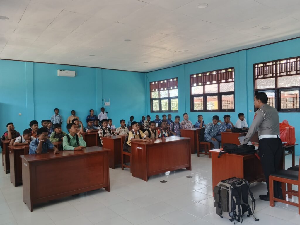 Ditlantas PBD Edukasi Pelajar Tertib Berlalu Lintas 2 181696 1024x768 1