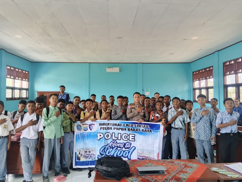 Ditlantas PBD Edukasi Pelajar Tertib Berlalu Lintas 1 182015 1024x768 1