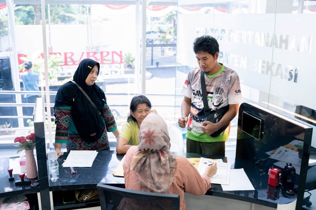 Pengecekan Sertipikat dan SKPT Berbeda, ATR/BPN Minta Masyarakat Tak Salah Gunakan Layanan 3 32527 1024x682 1