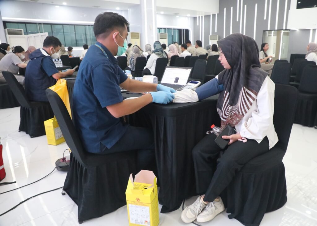 Ratusan Pegawai ATR/BPN Ikut Cek Kesehatan Gratis, Deteksi Dini Hipertensi hingga Diabetes 1 98888 1024x731 1