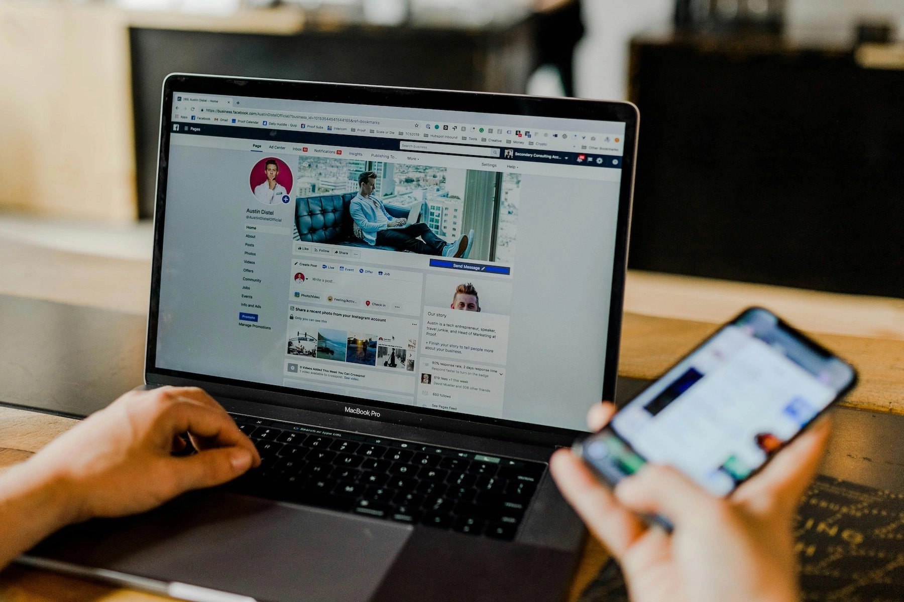 social media spesialis 1 6 2 1